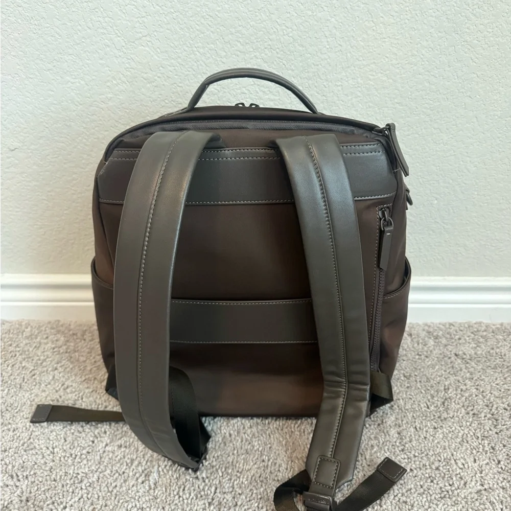 Mina Baie Noah Full Backpack - Picture 2 of 5